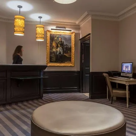 Отель Saint Cyr Etoile 3*