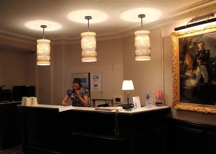 Otel Saint Cyr Etoile 3*