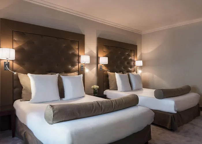 Saint Cyr Etoile Otel 3*
