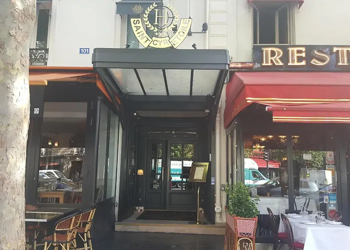 Otel Saint Cyr Etoile 3*