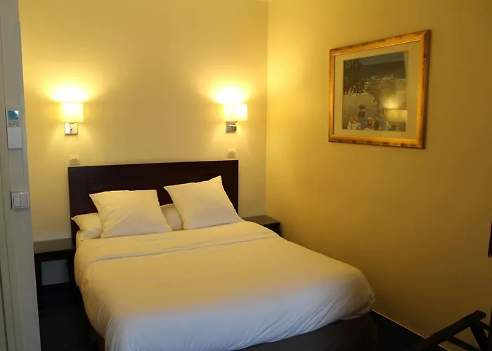 Otel Saint Cyr Etoile Paris