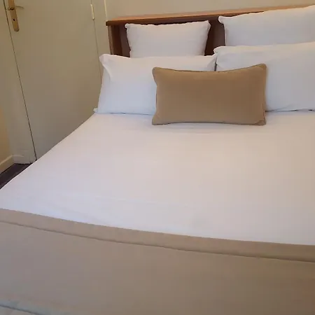 Hotel Saint Cyr Etoile
