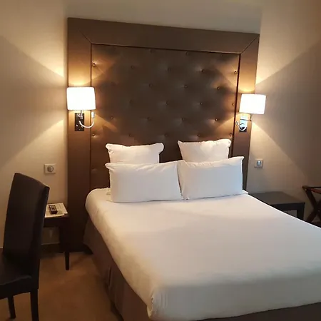 Saint Cyr Etoile Hotel 3*