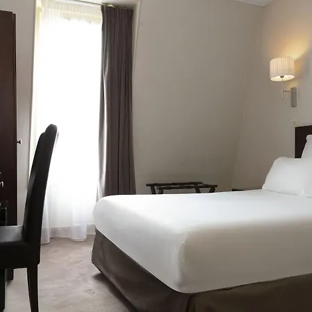 Saint Cyr Etoile Hotel 3*