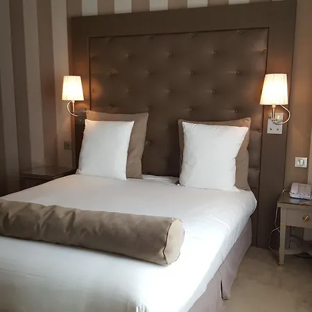 Hotel Saint Cyr Etoile Paryż
