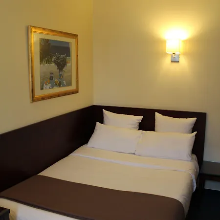 오텔 상 시흐에투왈르 3*