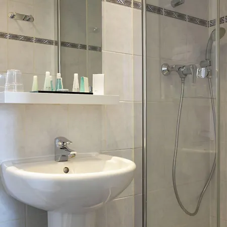 오텔 상 시흐에투왈르 3*