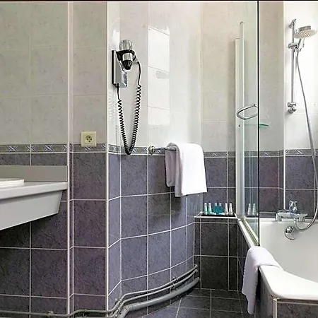 Отель Saint Cyr Etoile