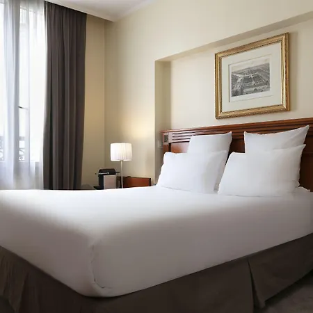 Hotel Saint Cyr Etoile París