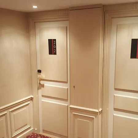 Hotel Saint Cyr Etoile