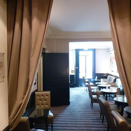 Hotel Saint Cyr Etoile Paryż