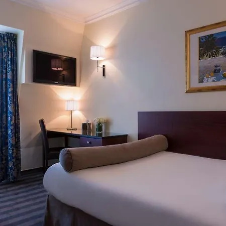 Hotel Saint Cyr Etoile 3*