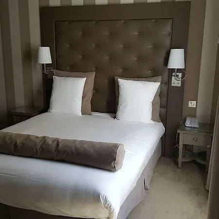 Saint Cyr Etoile 3*