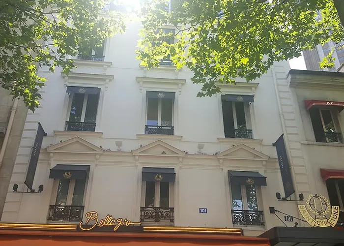 Saint Cyr Etoile Paryż