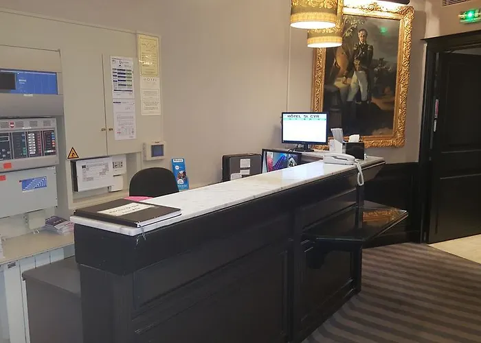 Hotel Saint Cyr Etoile