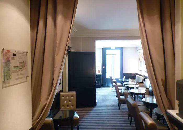 Hotel Saint Cyr Etoile Paryż