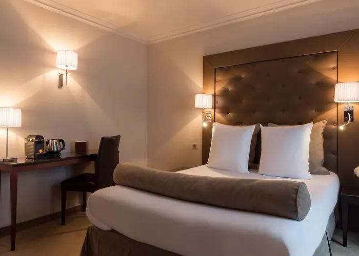Saint Cyr Etoile 3*