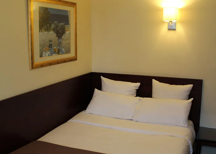 Saint Cyr Etoile 3*