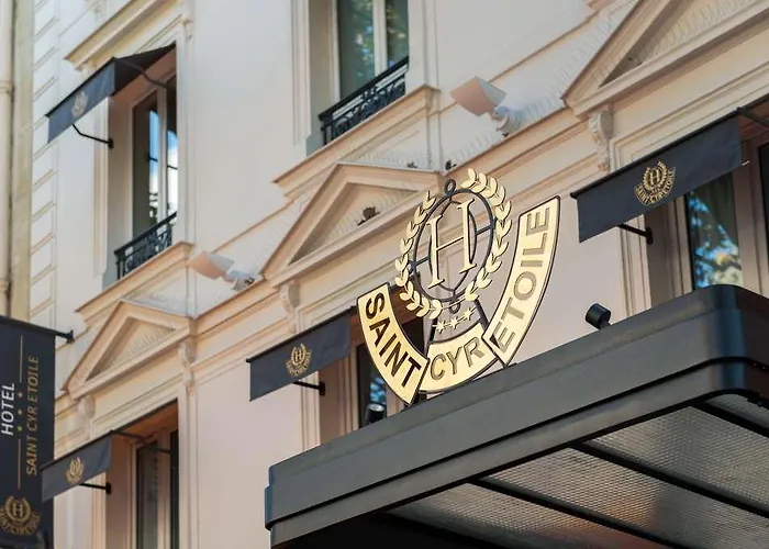 Saint Cyr Etoile Отель