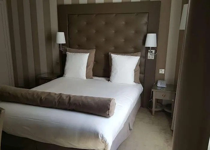 Saint Cyr Etoile 3*