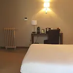 Saint Cyr Etoile Hotel 3*