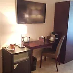 Saint Cyr Etoile Hotel Parigi