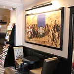Saint Cyr Etoile Hotel