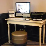 Saint Cyr Etoile Hotel