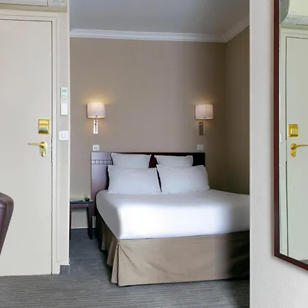 Saint Cyr Etoile Hotel 3*